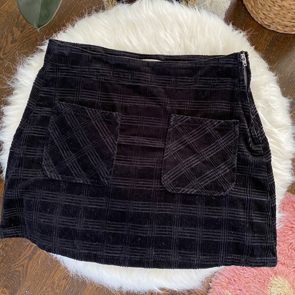 Corduroy black high waisted miniskirt,plaid detail